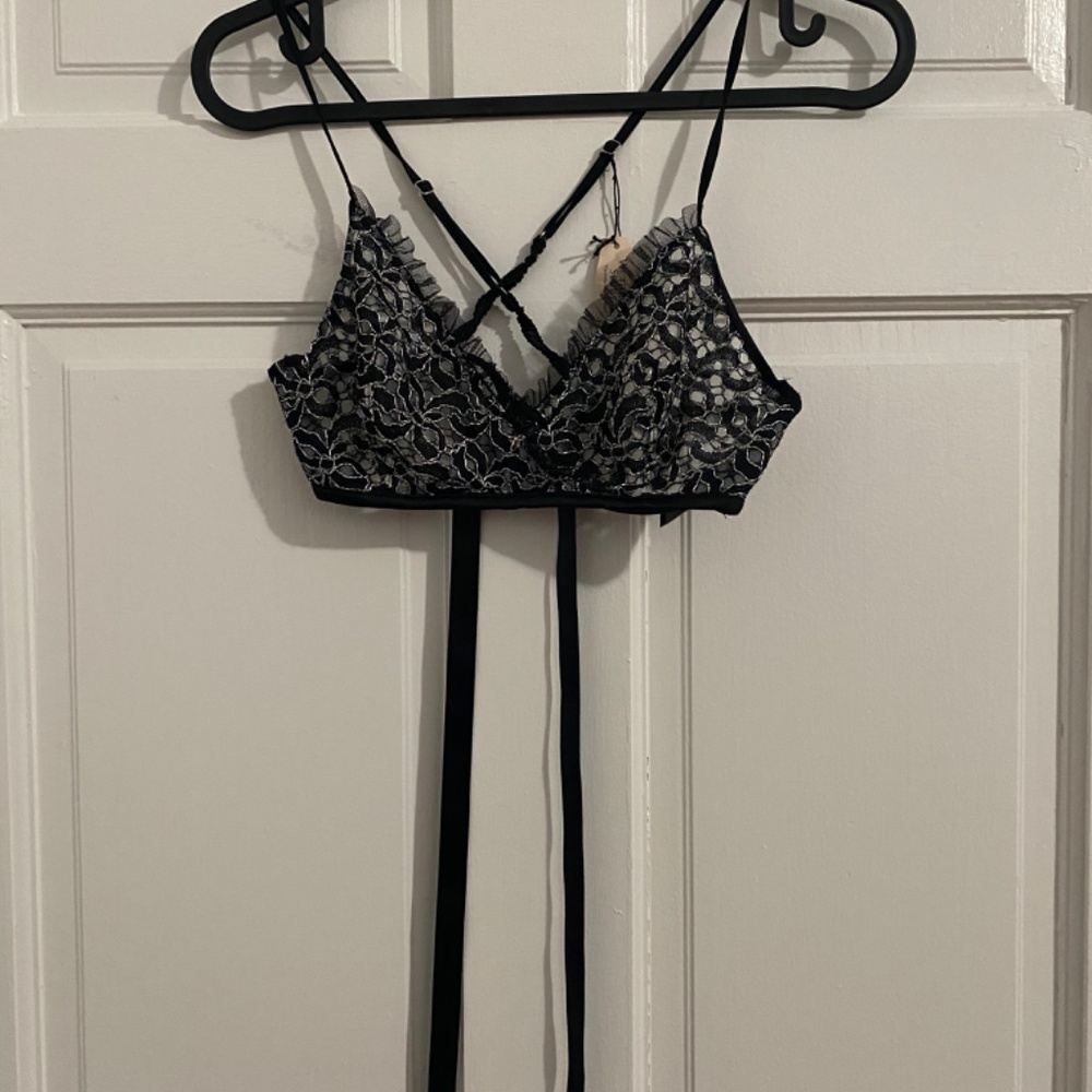 VICTORIA'S SECRET SHEER BLACK & SILVER EMBROIDERED BRA 32D $49